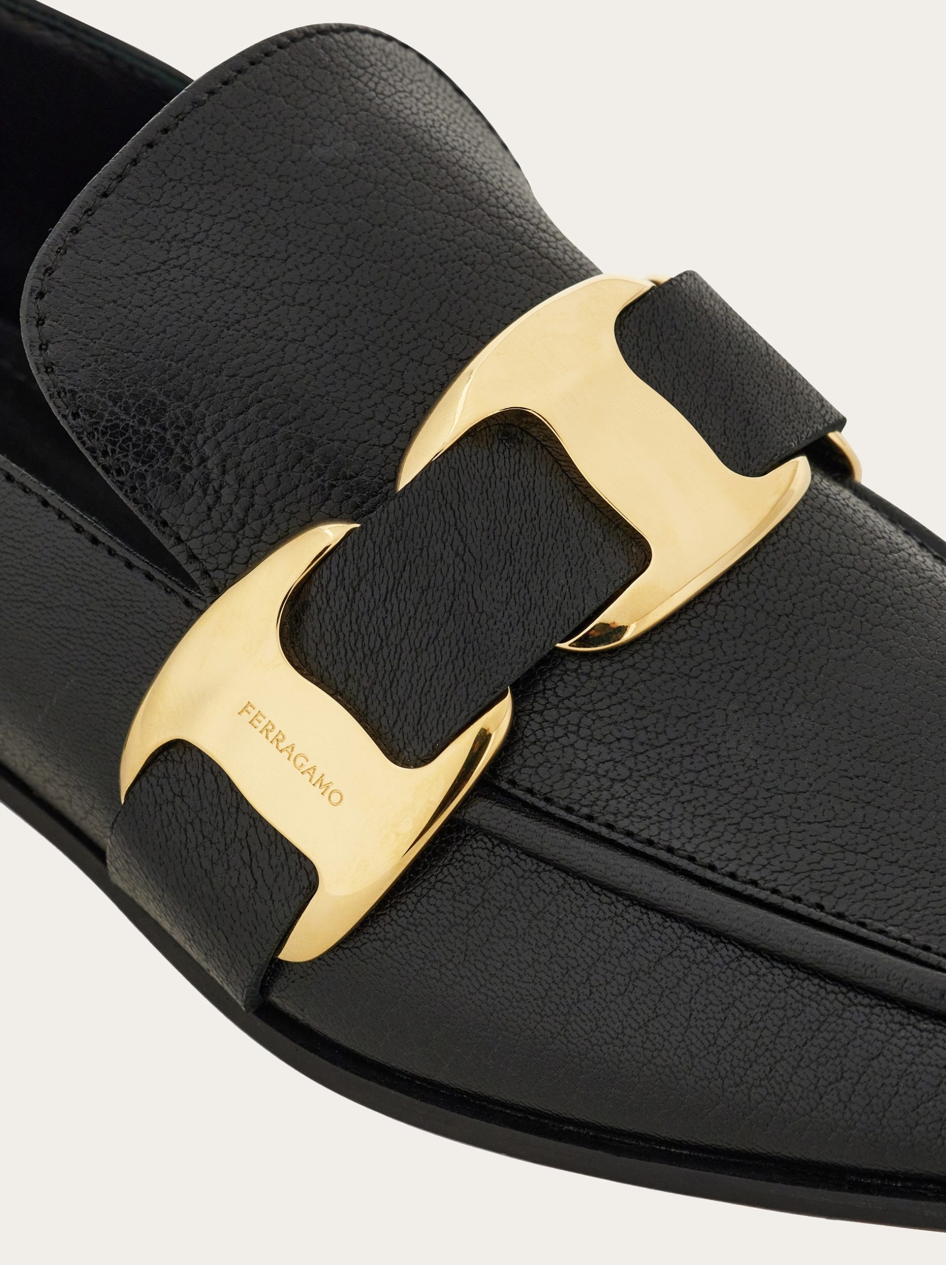 Ferragamo Maxi Vara plate loafer - Image 6